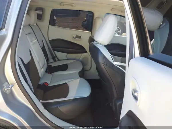 3C4NJCBB9KT762803 2019 JEEP COMPASS - Image 8