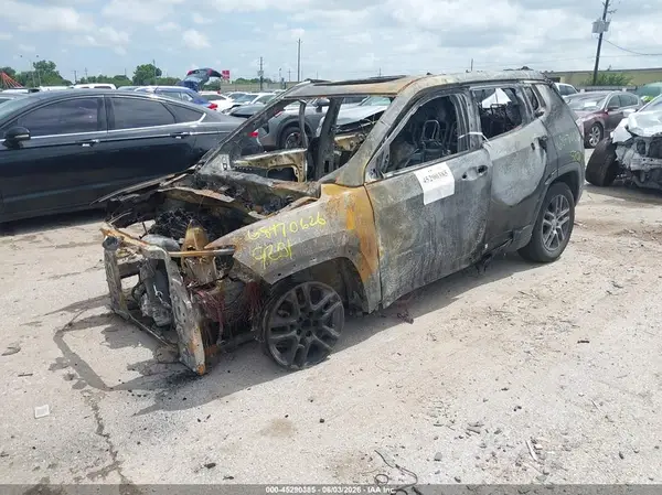 3C4NJCBB9KT809201 2019 JEEP COMPASS - Image 2