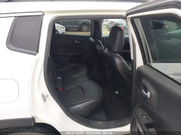 3C4NJCBB9LT108501 2020 JEEP COMPASS - Image 8