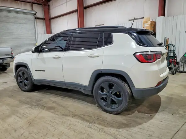 3C4NJCBB9LT121474 2020 JEEP COMPASS - Image 2