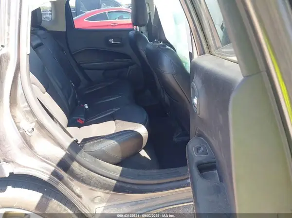 3C4NJCBB9LT205990 2020 JEEP COMPASS - Image 8