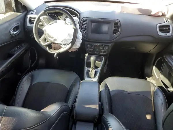 3C4NJCBB9LT258589 2020 JEEP COMPASS - Image 8