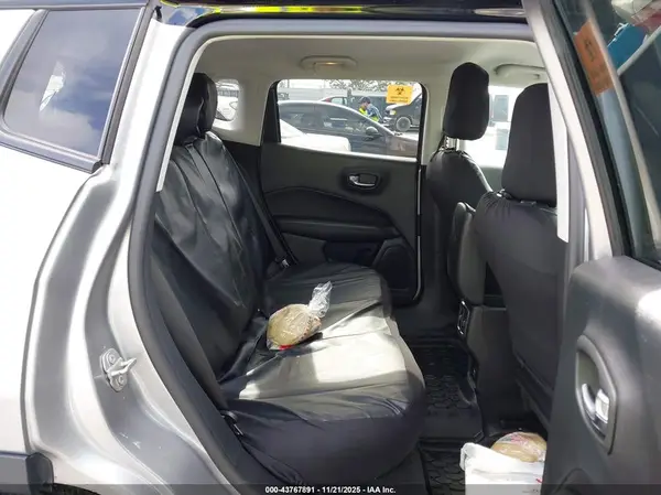 3C4NJCBB9MT532102 2021 JEEP COMPASS - Image 8