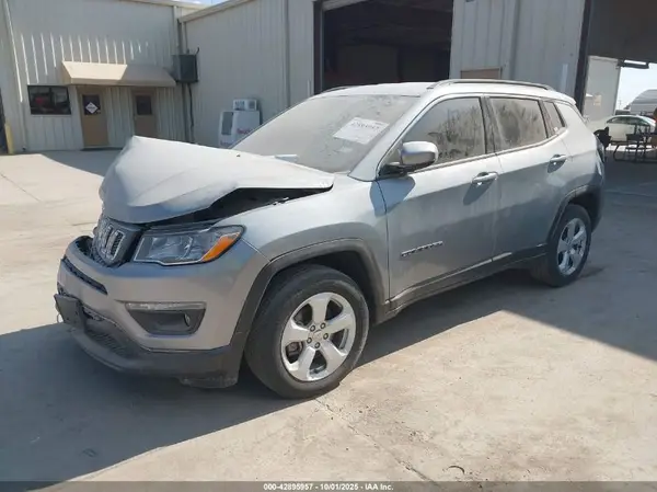 3C4NJCBB9MT604710 2021 JEEP COMPASS - Image 2
