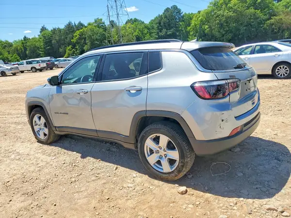 3C4NJCBB9NT138228 2022 JEEP COMPASS - Image 2