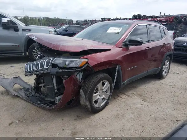 3C4NJCBB9NT189261 2022 JEEP COMPASS - Image 2