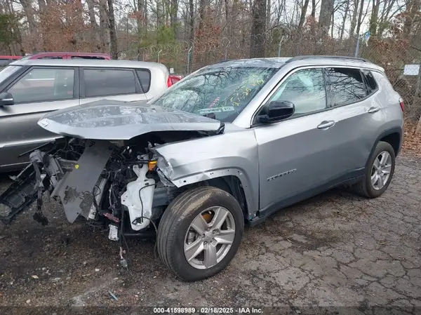 3C4NJCBB9NT192399 2022 JEEP COMPASS - Image 2