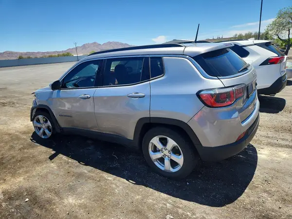 3C4NJCBBXHT658555 2017 JEEP COMPASS - Image 2