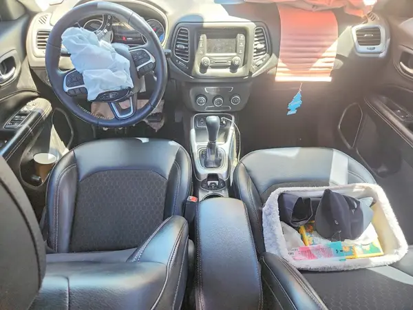 3C4NJCBBXHT658555 2017 JEEP COMPASS - Image 8