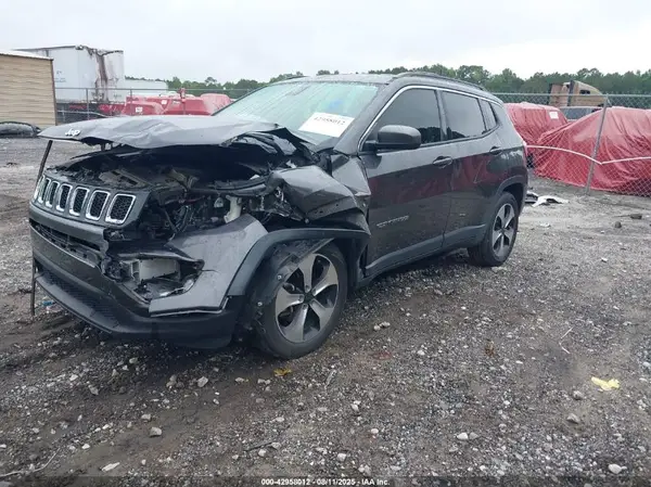 3C4NJCBBXHT672732 2017 JEEP COMPASS - Image 2