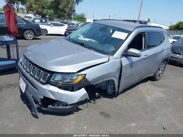 3C4NJCBBXJT102753 2018 JEEP COMPASS - Image 2