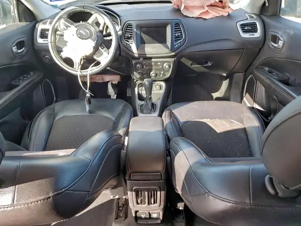 3C4NJCBBXJT108567 2018 JEEP COMPASS - Image 8