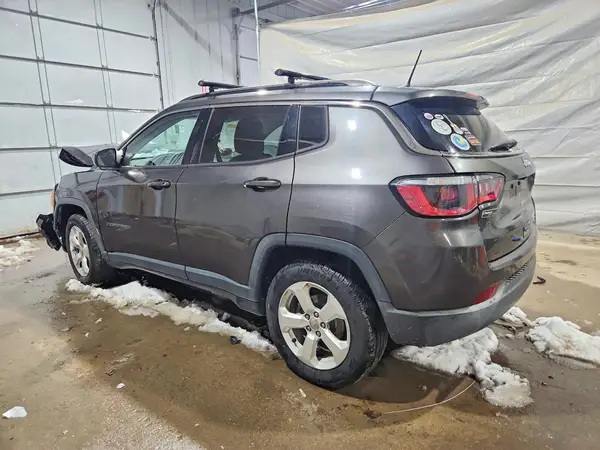3C4NJCBBXJT125627 2018 JEEP COMPASS - Image 2