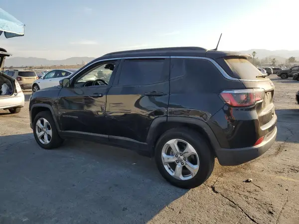 3C4NJCBBXJT137101 2018 JEEP COMPASS - Image 2