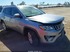 3C4NJCBBXJT165318 2018 JEEP COMPASS