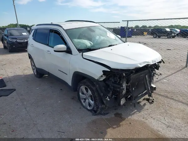 3C4NJCBBXJT165609 2018 JEEP COMPASS - Image 1
