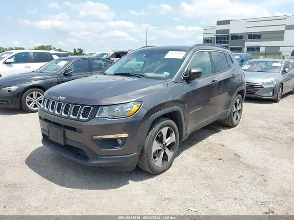 3C4NJCBBXJT181602 2018 JEEP COMPASS - Image 2