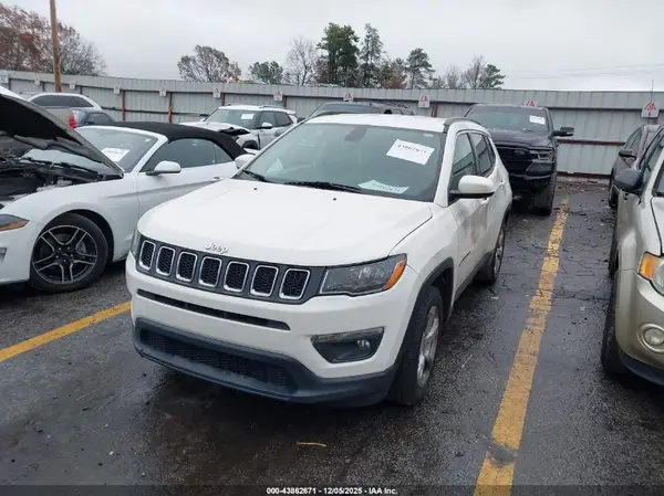 3C4NJCBBXJT186766 2018 JEEP COMPASS - Image 2