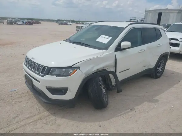 3C4NJCBBXJT226652 2018 JEEP COMPASS - Image 2