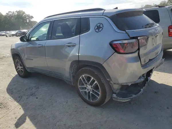 3C4NJCBBXJT228711 2018 JEEP COMPASS - Image 2