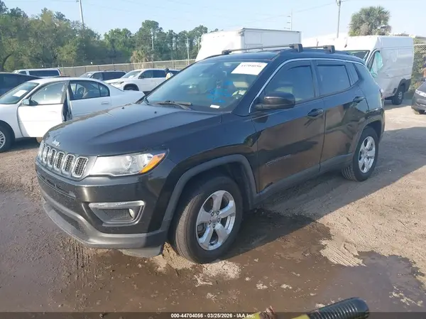 3C4NJCBBXJT233519 2018 JEEP COMPASS - Image 2