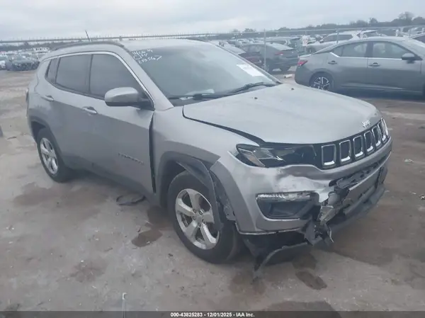 3C4NJCBBXJT233567 2018 JEEP COMPASS - Image 1