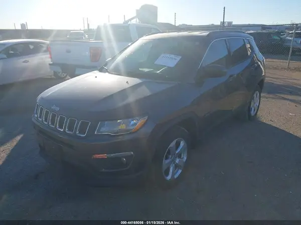 3C4NJCBBXJT233746 2018 JEEP COMPASS - Image 2