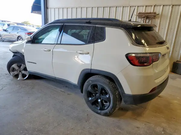 3C4NJCBBXJT240907 2018 JEEP COMPASS - Image 2