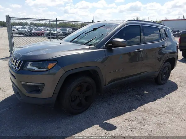 3C4NJCBBXJT263166 2018 JEEP COMPASS - Image 2