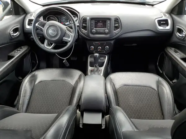 3C4NJCBBXJT267881 2018 JEEP COMPASS - Image 8