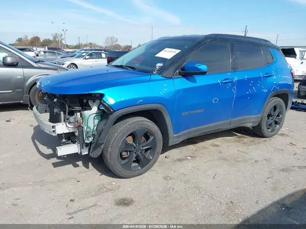 3C4NJCBBXJT300300 2018 JEEP COMPASS - Image 2