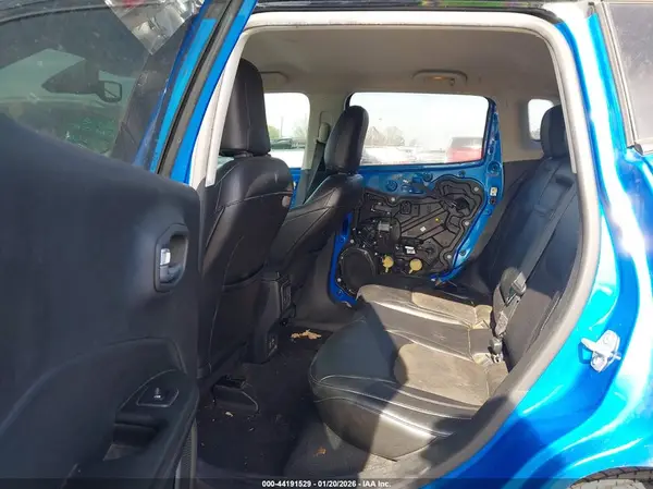 3C4NJCBBXJT300300 2018 JEEP COMPASS - Image 8