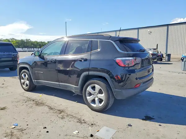 3C4NJCBBXJT338495 2018 JEEP COMPASS - Image 2