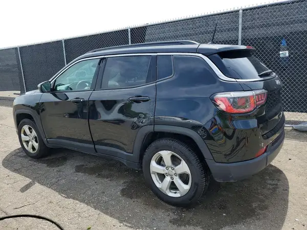 3C4NJCBBXJT339386 2018 JEEP COMPASS - Image 2