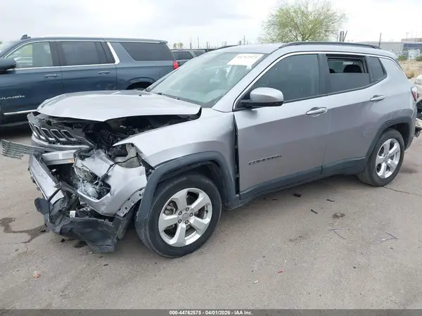 3C4NJCBBXJT344197 2018 JEEP COMPASS - Image 2