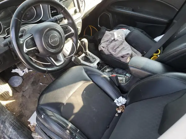 3C4NJCBBXJT356088 2018 JEEP COMPASS - Image 8