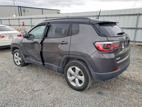 3C4NJCBBXJT407962 2018 JEEP COMPASS - Image 2