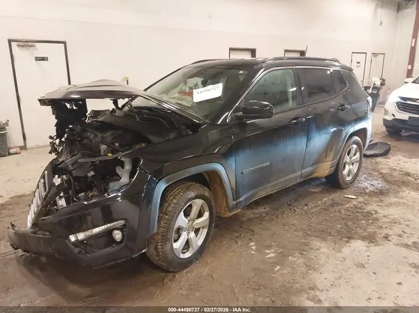 3C4NJCBBXJT411395 2018 JEEP COMPASS - Image 2