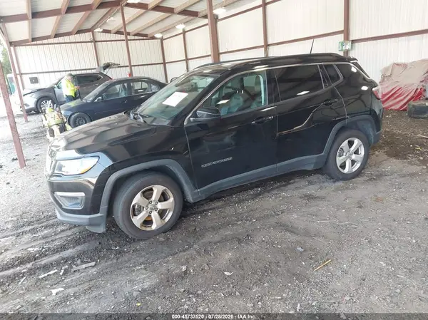 3C4NJCBBXJT420727 2018 JEEP COMPASS - Image 2
