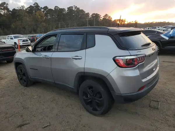 3C4NJCBBXJT462153 2018 JEEP COMPASS - Image 2