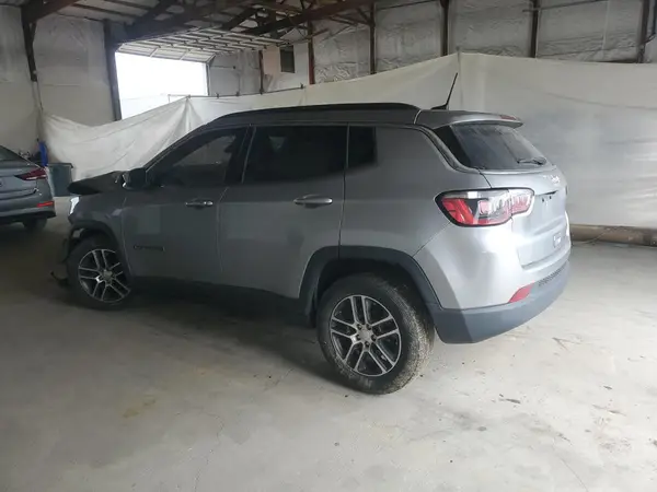 3C4NJCBBXJT462220 2018 JEEP COMPASS - Image 2