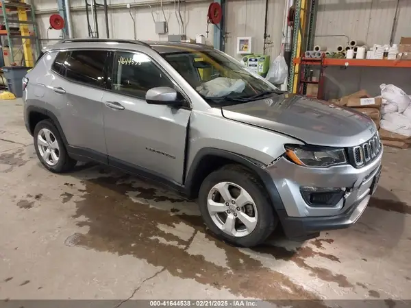 3C4NJCBBXJT488428 2018 JEEP COMPASS - Image 1