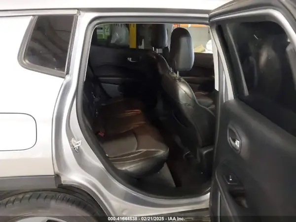 3C4NJCBBXJT488428 2018 JEEP COMPASS - Image 8