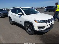 3C4NJCBBXKT614711 2019 JEEP COMPASS