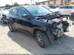 3C4NJCBBXKT615115 2019 JEEP COMPASS