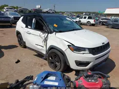 3C4NJCBBXKT636725 2019 JEEP COMPASS