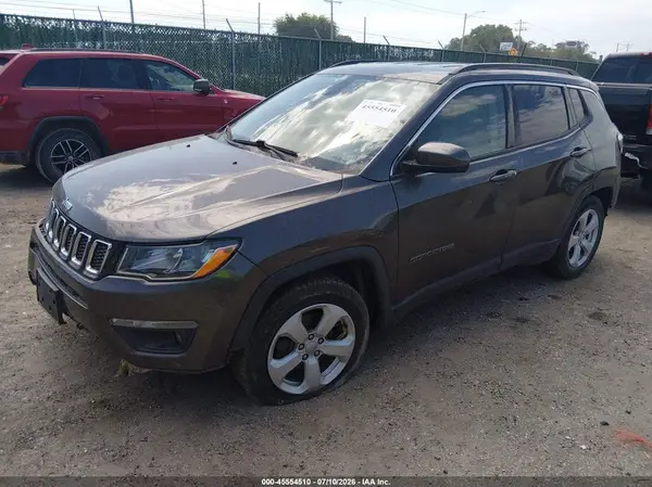 3C4NJCBBXKT649233 2019 JEEP COMPASS - Image 2