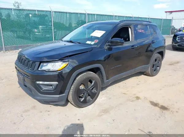 3C4NJCBBXKT668686 2019 JEEP COMPASS - Image 2