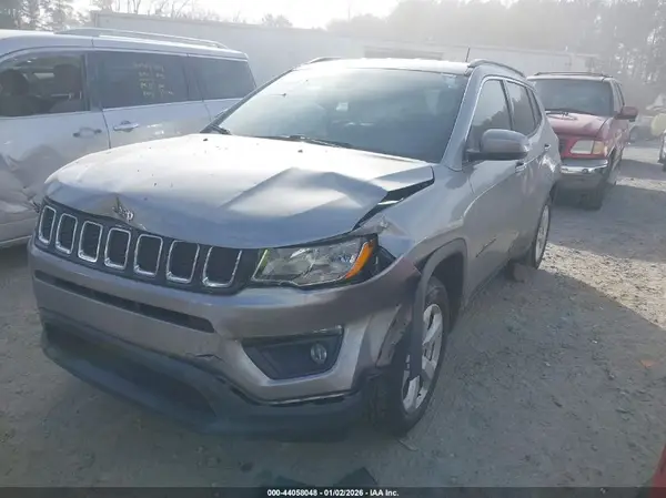 3C4NJCBBXKT699873 2019 JEEP COMPASS - Image 2