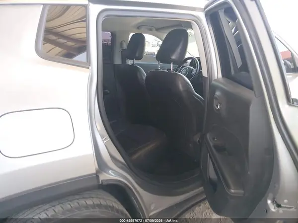3C4NJCBBXKT788813 2019 JEEP COMPASS - Image 8
